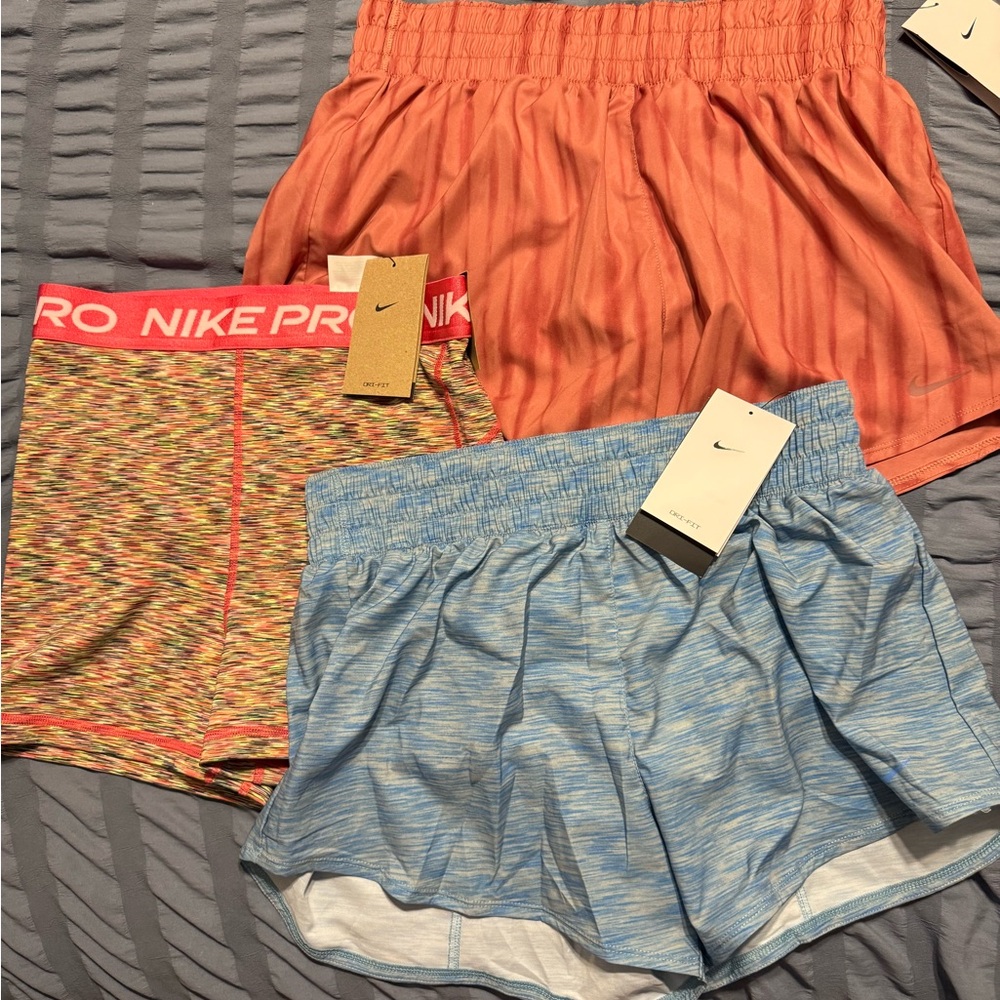 Nike Women's Multicolor Shorts Set NEW